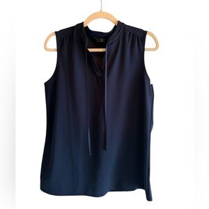 NWOT G by Giuliana Navy Sleeveless Tie-Front Blouse Size M